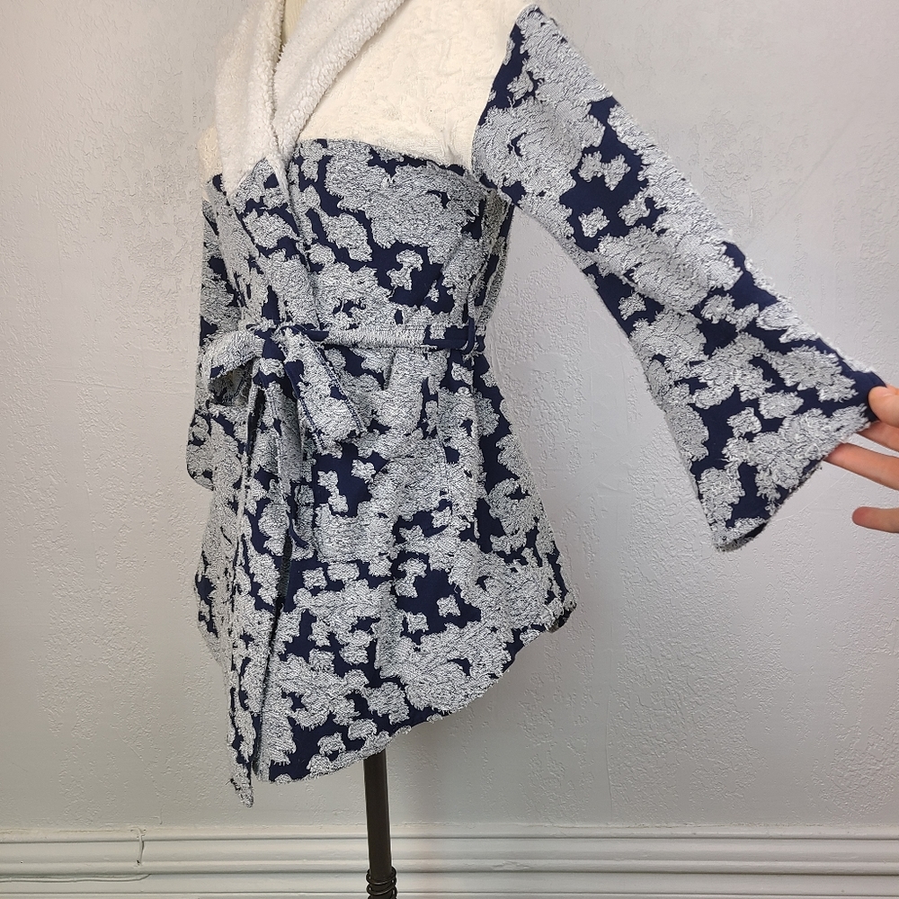 Lilka by Anthropologie Navy Sherpa Lined Hooded Robe - Picture 4 of 16